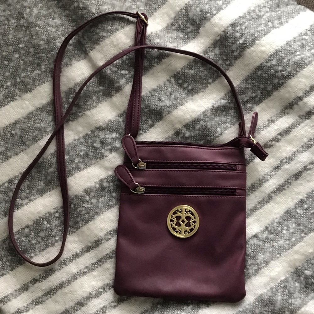 ❤️ Mossimo crossbody bag in purple